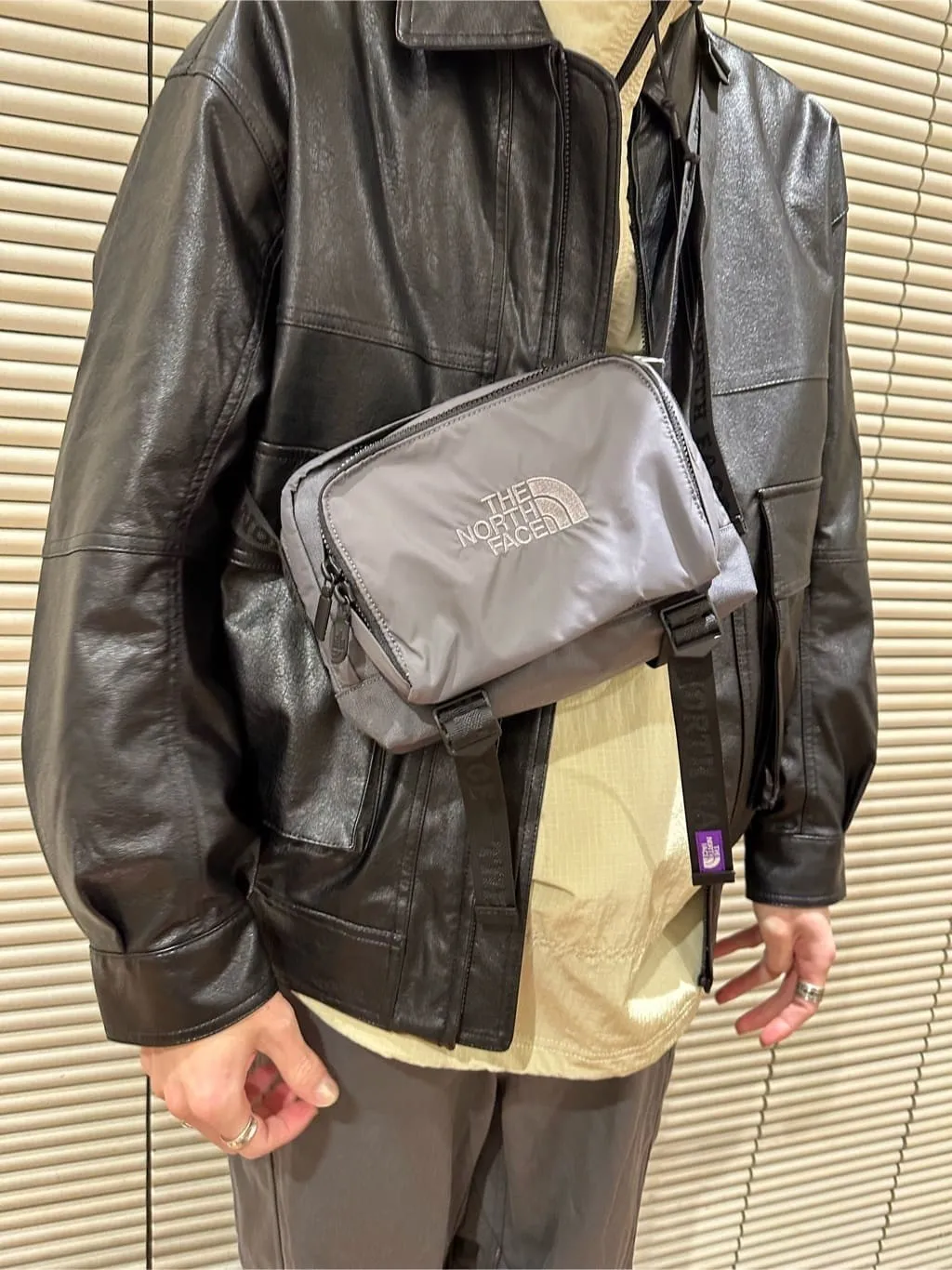 北臉紫標 CORDURA 尼龍側背包
