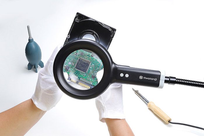 OHBIG-LED調光調色放大鏡-品管情境-Magnifying-Glass