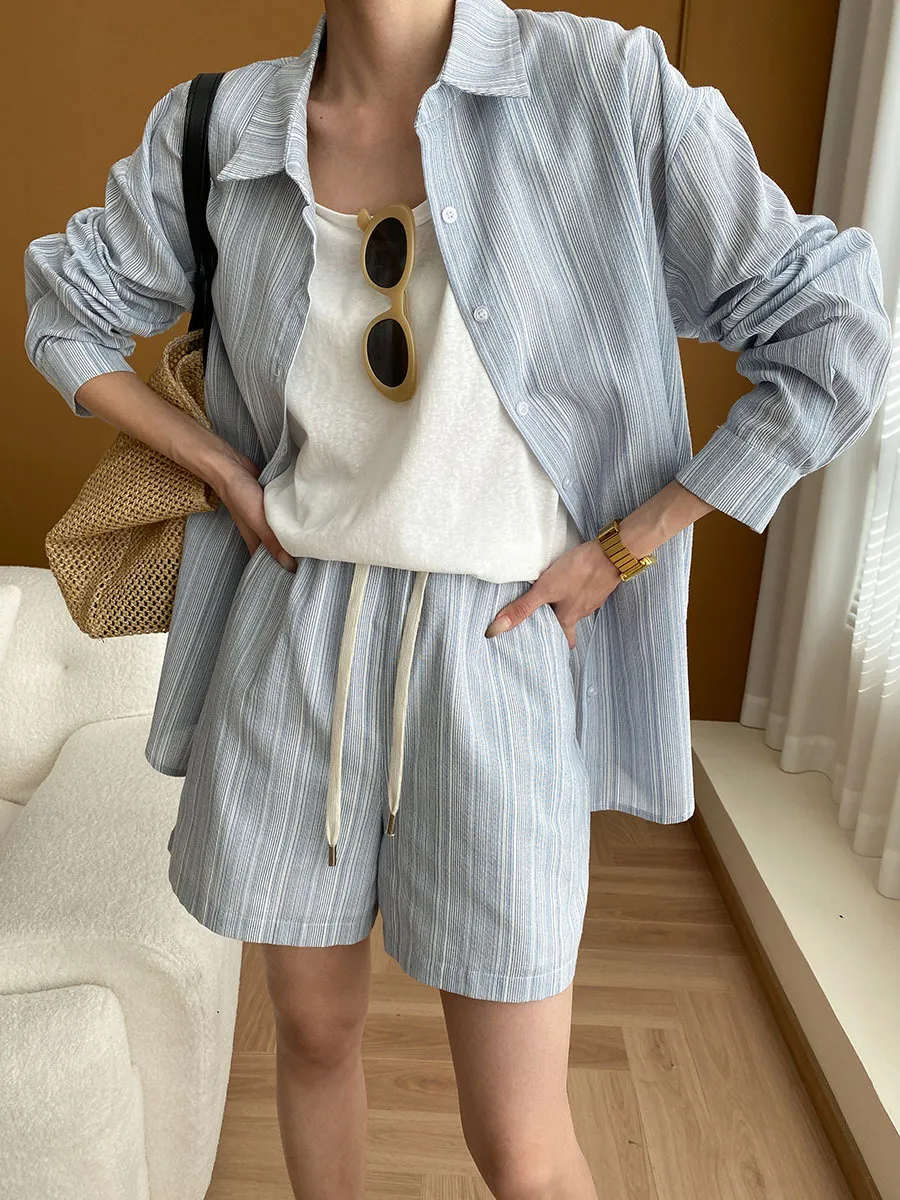 撞色條紋，輕盈夏日套裝推薦