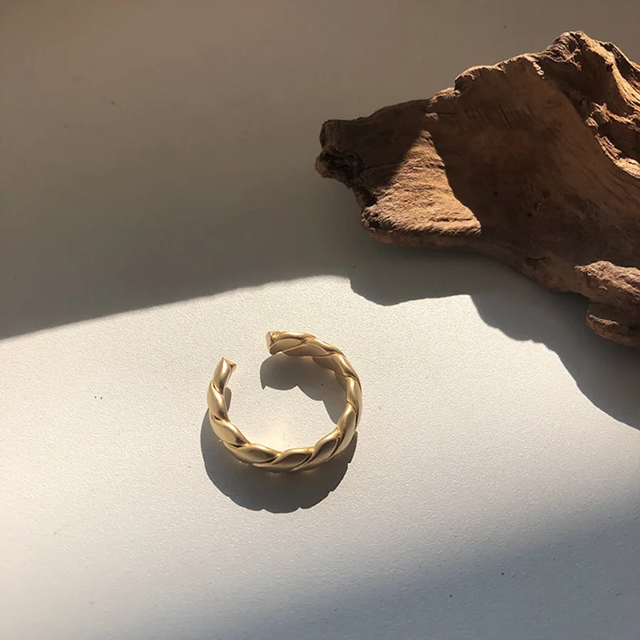 優雅氣質感麻花C型開口戒指